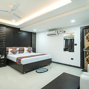 Fabhotel Royal Carpet